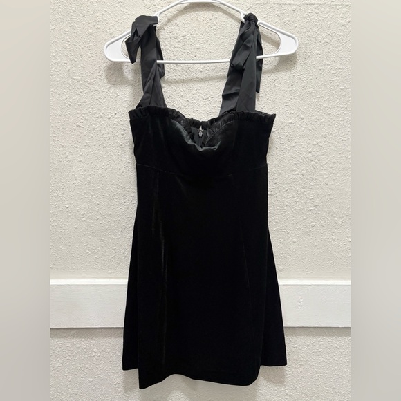 Danielle Bernstein Ruffle Neckline Tie Strap Velvet Mini Cocktail NWT Small - Picture 2 of 7